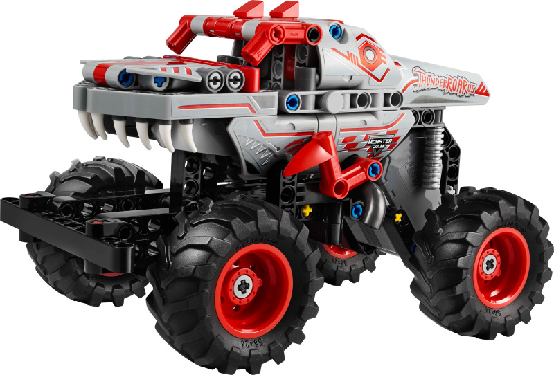 Monster Jam ThunderROARus's natahovacím motorem