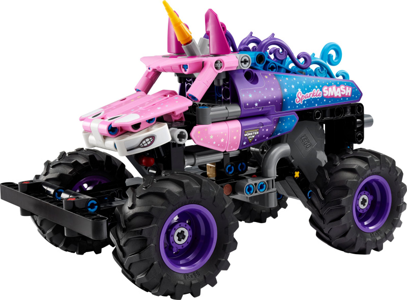 Monster Jam Sparkle Smash's natahovacím motorem