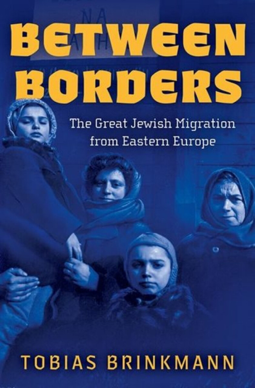Between Borders - Tobias  Brinkmann